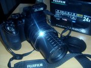 Продаю полупрофессиональный фотоаппарат Fujifilm Finepix S4200